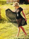 th_70583_LizSolari_FMFA_UCRANIANGIRL_SCANSCopiadeIMG_0010_122_93lo.jpg
